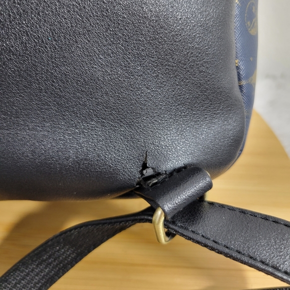 HARRY POTTER Hot Topic Bioworld Quidditch equipment navy gold backpack - flawed - Picture 4 of 13